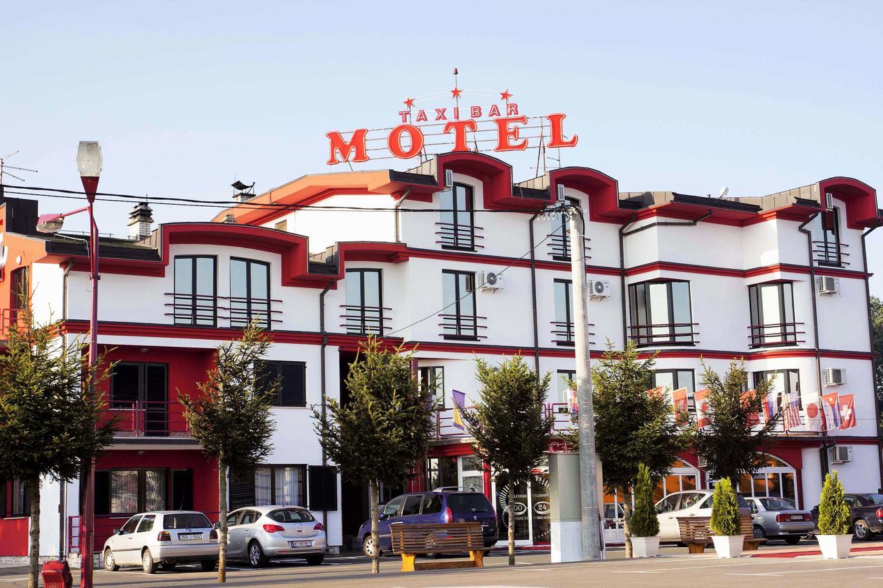 Taxi Bar Motel Градишка Экстерьер фото