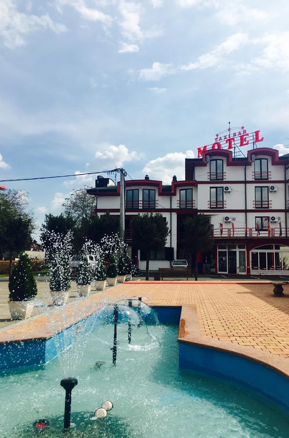 Taxi Bar Motel Градишка Экстерьер фото