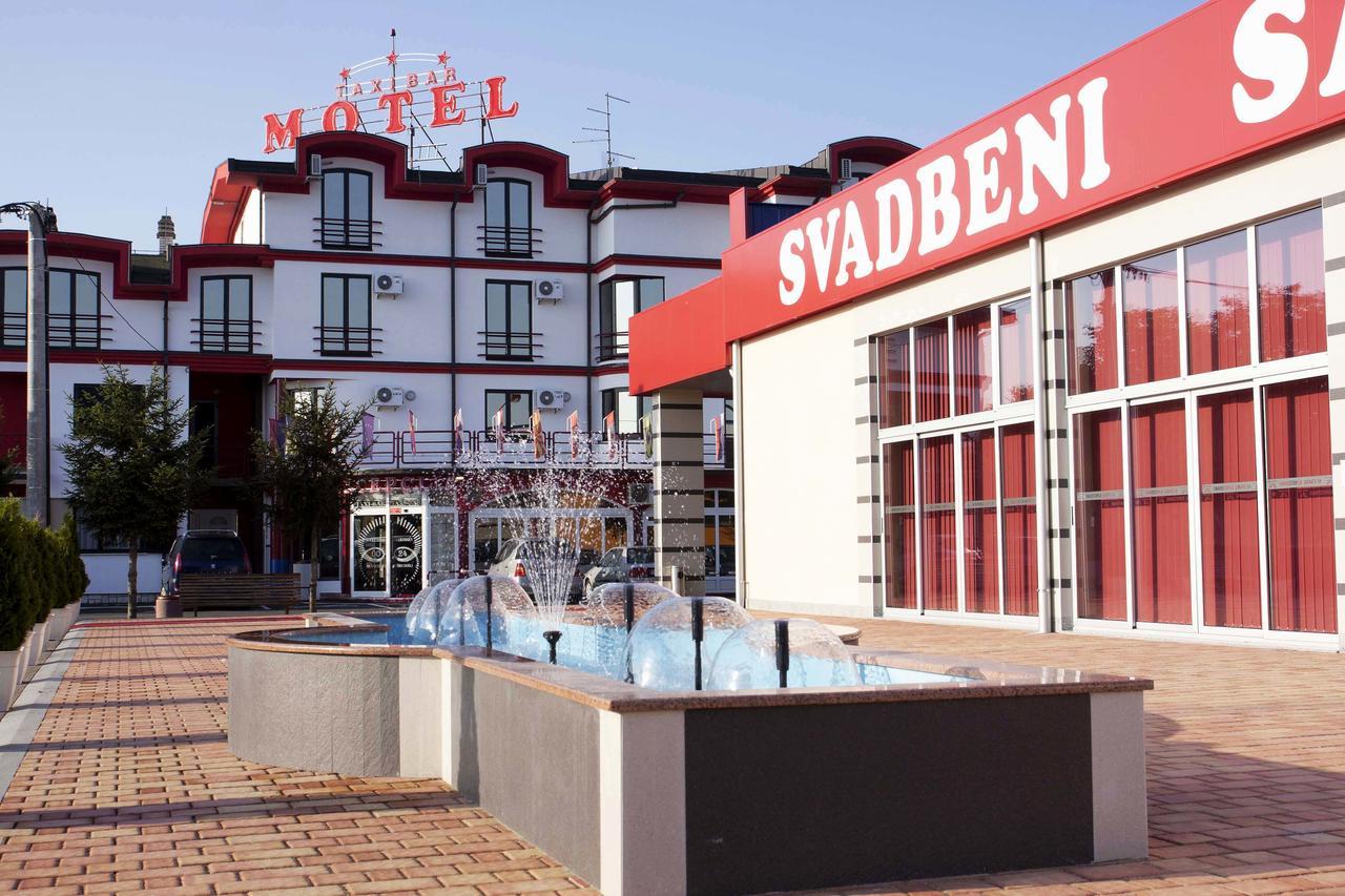 Taxi Bar Motel Градишка Экстерьер фото